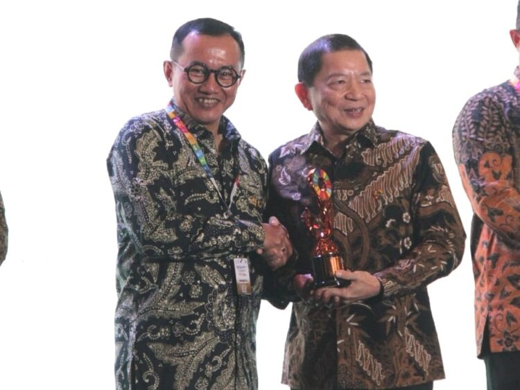 Melalui Program Electrifying Agriculture, PLN Jadi Satu-satunya BUMN yang Mendapat Indonesia's SDGs Award 2023 dari Bappenas 1 aeeaeff5 6cf2 4e28 a790 6b18e89c6db4 1