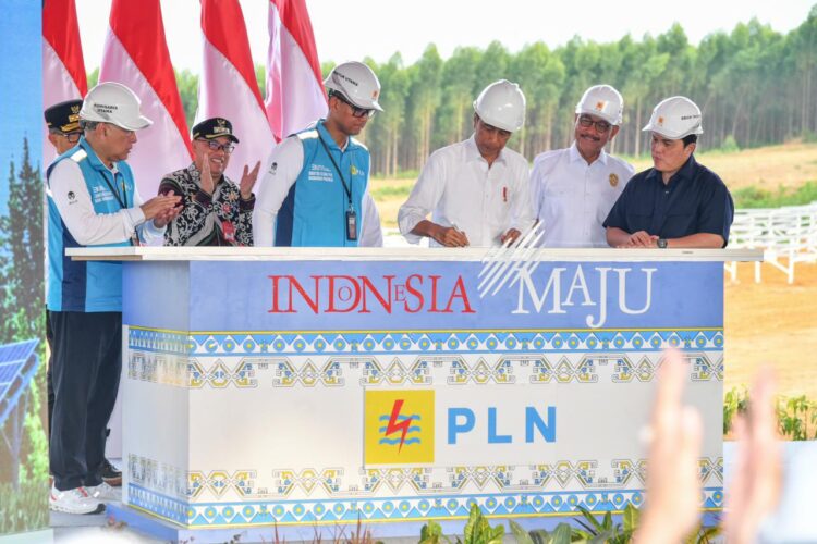 Presiden Jokowi Groundbreaking Pembangunan PLTS PLN 50 MW di IKN Nusantara, Hadirkan 100% Energi Bersih 1 cef5c74a 23b9 4d75 a77f 5dc675eced53