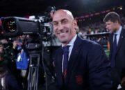 Mantan Presiden RFEF Luis Rubiales Dilarang Terlihat dalam Sepak Bola Selama Tiga Tahun