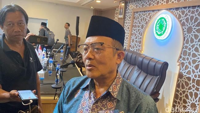 MUI Kaji Pencabutan Label Halal di Produk Perusahaan yang Mendukung Israel 1 Wakil Sekjen MUI bidang hukum Ikhsan Abdullah.