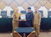 Fraksi Fraksi DPRD Sampaikan Pendapat Akhir Terhadap Empat Ramperda Kota Padang