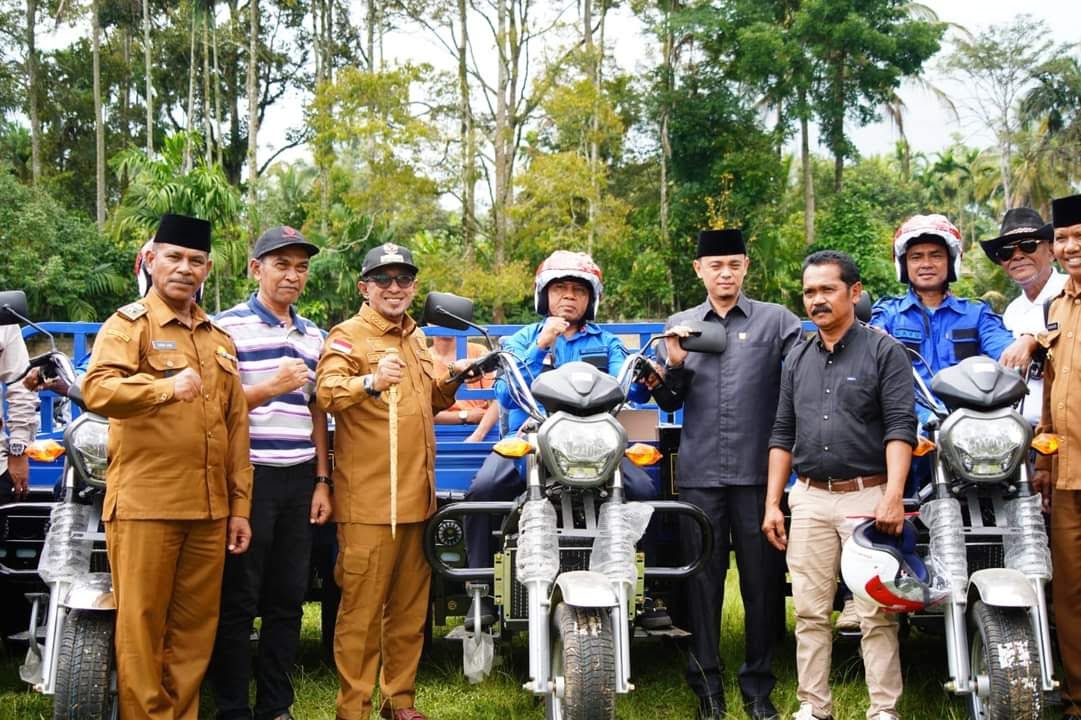 Bentor Diserahkan Bupati Eka Putra