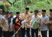Resmikan Jembatan Padang Rumbio Nagari Tanjung Gadang, Bupati: Semoga Dapat Memberikan Dampak Peningkatan Ekonomi