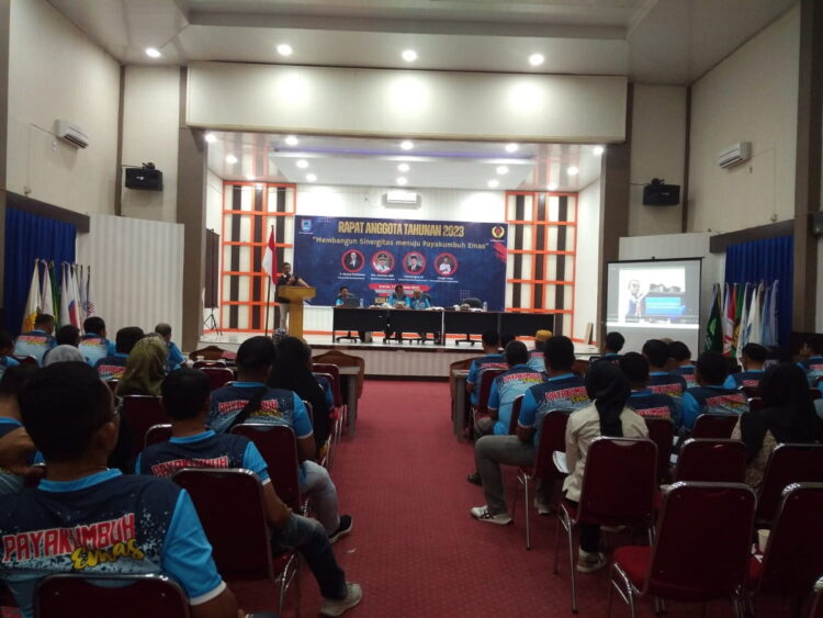 KONI Gelar Rapat Anggota Tahunan, Pemko Apresiasi Capaian Prestasi Cabor 1 BUKA—Pj. Walikota diwakili Staf Ahli, Elvi Jaya buka rapat Anggota Tahunan (RAT) 2023 di Aula SKB Kelurahan Bodi Padang Alai Kecamatan Payakumbuh Timur, Kamis (7/12).