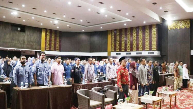 KPU Padang Gelar Raker Pembentukan KPPS Pemilu 2024 1 RAPAT KERJA— KPU Kota Padang mengadakan Rapat Kerja Pembentukan Kelompok Penyelenggara Pemungutan Suara (KPPS) dalam Pemilu 2024 di Bumi Minang Hotel Padang, Rabu (6/12).