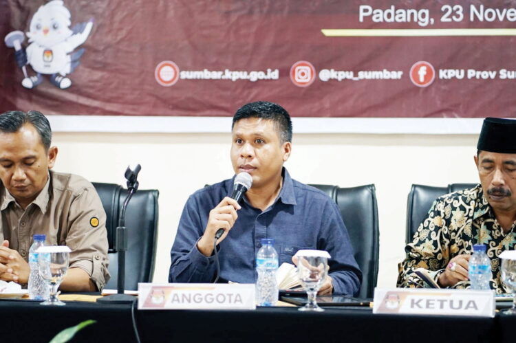Antisipasi Kejadian Pemilu 2019 Terulang, KPU Batasi Usia Anggota KPPS 1 Jons Manedi
Komisioner KPU Sumbar