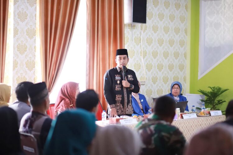 LPA-PKP Lakukan Penilaian Re-Akreditasi Puskesmas Tanjung Paku, Wawako Solok Sambut Tim Surveyor 1 SAMBUTAN—Wakil Wali Kota Solok Ramadhani sambut tamunya dari Tim Surveyor Re Akreditasi Puskesmas Tanjung Paku.