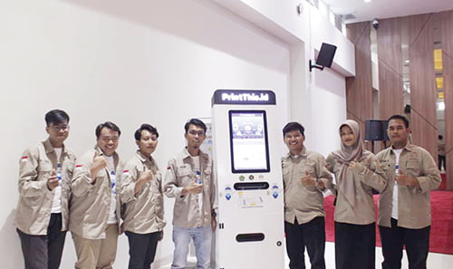 Terobosan Baru Mahasiswa FST UIN IB Padang, Ciptakan PrintThis.id Mesin Anjungan Cetak Mandiri 1 LAUNCHING— Mahasiswa FST UIN IB Padang menciptakan mesin anjungan cetak mandiri yang dilaunching bertepatan dengan peringatan Dies Natalis ke-57 UIN IB Padang, Rabu (29/11).