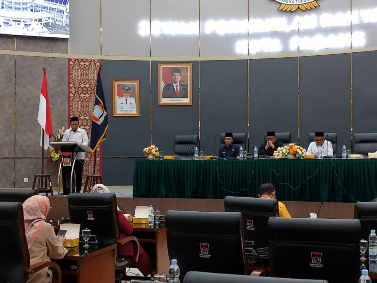 sidang paripurna-- Dewan Perwakilan Rakyat Daerah (DPRD) Kota Padang menggelar sidang paripurna menutup masa sidang III tahun 2023 dan membuka masa sidang I tahun 2024.