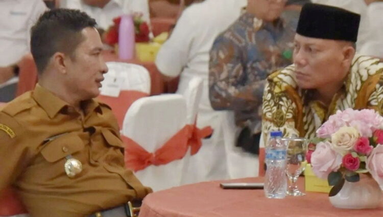 MENGHADIRI— Wawako Ekos Albar menghadiri penyerahan DIPA dan TKD Tahun Anggaran 2024 kepada pemerintah daerah dan lembaga oleh Gubernur Sumbar Mahyelldi, Senin (4/11).