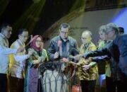 Yayuk Sri Budi Rahayu Bersama  Pj Wako Sawahlunto, Buka Pameran Foto Mendunia Sawahlunto