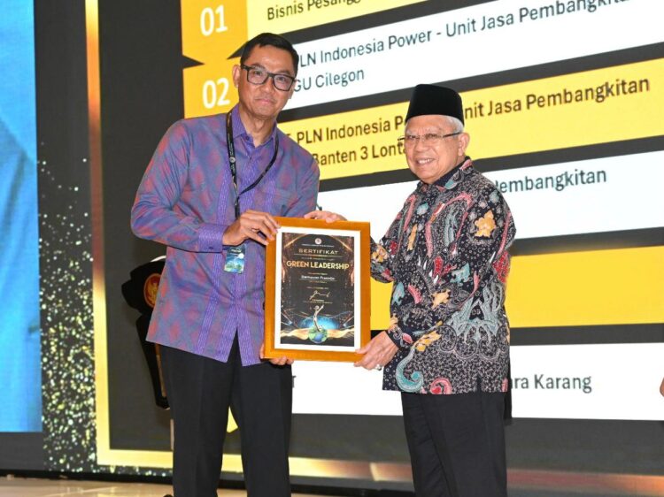 Dua Tahun Berturut-turut Darmawan Prasodjo Raih Green Leadership Utama Award, PLN Pecah Rekor Borong 20 Proper Emas KLHK 2023 1 d86fcec6 d1e3 4668 914e 29e03fc20111 6