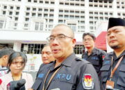 KPU: Tak Ada Larangan Tempel Stiker Alat Peraga Kampanye di Angkot