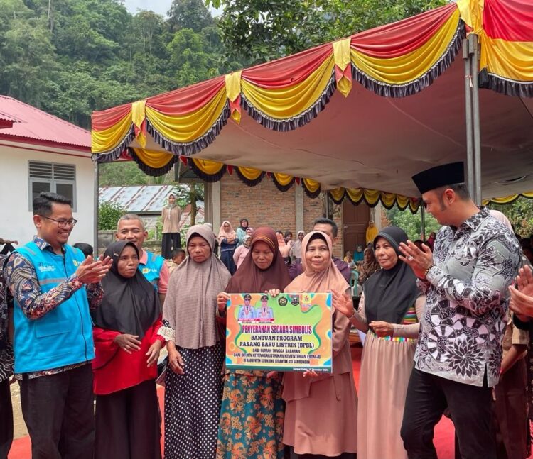 BPBL— Kabupaten Sijunjung mendapatkan alokasi sebesar 413 pelanggan yang mendapatkan BPBL tersebar di 14 Nagari dan 4 Kecamatan.