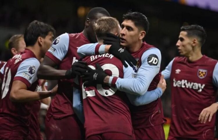 BERHASIL MENANG— Weat Ham United berhasil menang di kandang Tottenham Hotspur dengan skor 2-1 dalam lanjutan Liga Inggris, Jumat (8/12) dinihari WIB.