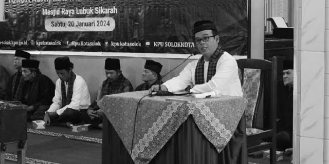 SOSIALISASI— KPU Kota Solok sosialisasikan Tahapan Kampanye Pemilu Serentak Tahun 2024 terhadap Tokoh Adat, Masyarakat, dan Bundo Kanduang di Masjid Raya Lubuk Sikarah pada Sabtu (20/1) pagi.