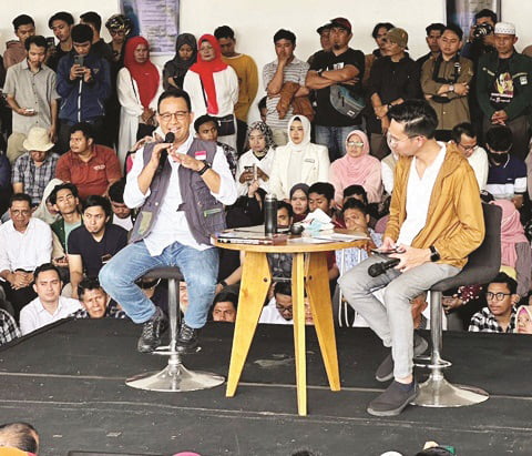 Acara Desak Anies Dihadiri Ribuan Masyarakat, Rahmat Saleh: Antusias Masyarakat Sumbar Tinggi 1 TANYA JAWAB— Anies Baswedan saat acara “Desak Anies” yang digelar di lapangan Cindua Mato, Kabupaten Tanah Datar, Rabu (3/1).