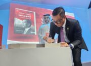Jadi Inspirasi, Biografi Jokowi Karya Dirut PLN Diluncurkan di Dubai Dalam Bahasa Arab