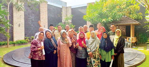 Kolaborasi Alumni SMP 7 dan SMA 2 Padang, Dukung Caleg DPRD Padang Firdaus Ilyas 1 BERI DUKUNGAN— Alumni SMPN 7 Padang mendukung penuh Drs. H Firdaus Ilyas, MM maju ke DPRD Kota Padang dari Partai Golkar Dapil 6.