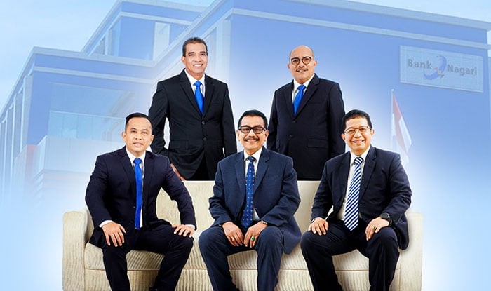 DIREKSI— Jajaran direksi Bank Nagari (ki-ka) Direktur Kredit dan Syariah Gusti Candra, Direktur Operasional Syafrizal, Direktur Utama Muhamad Irsyad, Direktur Keuangan Sania Putra dan Direktur Kepatuhan Restu Wirawan.