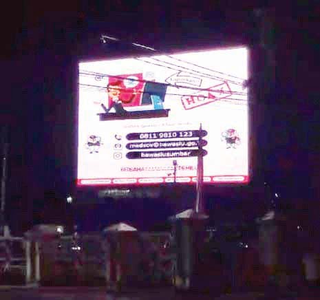 Edukasi Masyarakat, Bawaslu Sumbar Pasang Videotron di Tujuh Titik 1 VIDEOTRON— Salah satu videotron yang dipasang oleh Bawaslu Sumbar yang berisi himbauan mengenai pencegahan pelanggaran Pemilu.