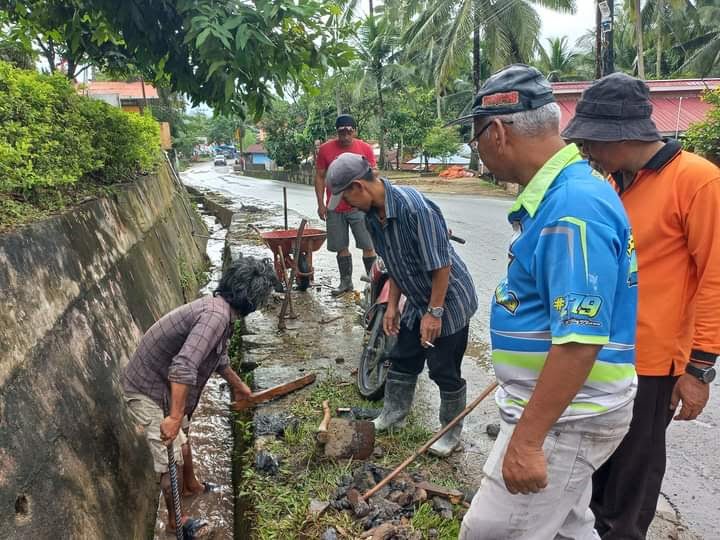 Berhasil Angkat Batu Gunung yang Menyumbat Riol