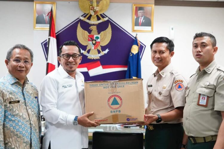 Buah Kerja Keras Bupati Eka Putra Pemda Tanah Datar Terima Bantuan Logistik Dari