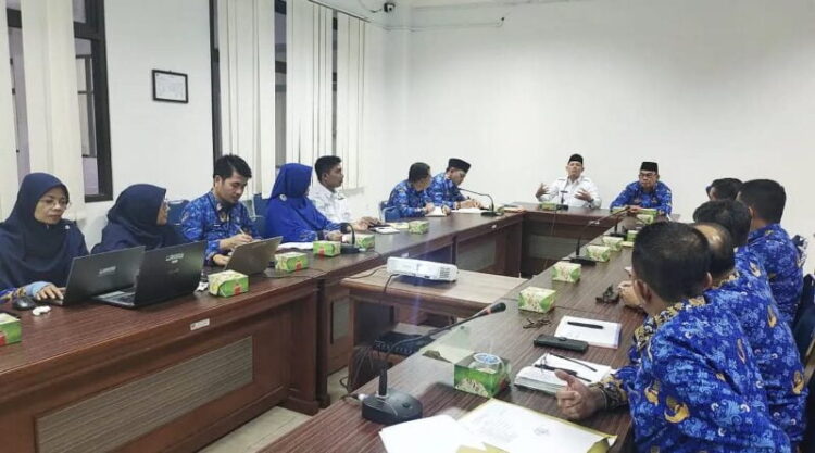 Ikatan Keluarga Kabupaten Pasaman Jabodetabek, Sabar AS Jalin Sinergisitas Dengan Perantau 1 Bupati Pasaman Sabar AS memimpin rapat rencana kerjasama promosi investasi Kabupaten