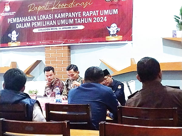 RAKOR— KPU Kabupaten Solok gelar rapat koordinasi terkait penetapan lokasi kampanye terbuka, Selasa (16/1).