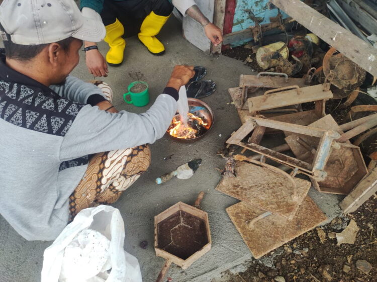 Inovatif Warga Binaan produksi Paving Block dari Limbah Plastik 1 Paving Block-- sampah plastik untuk diproses menjadi Paving Block yang merupakan bagian dari program pembinaan kemandirian narapidana DI Lapas Kelas IIA Bukittinggi.