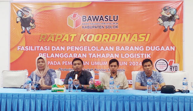 RAPAT KOORDINASI— Bawaslu Kabupaten Solok menggelar rapat koordinasi “Fasilitasi dan Pengelolaan Barang Dugaan Pelanggaran Tahapan Logistik pada Pemilu tahun 2024 di Kota Solok”, Selasa (23/1).