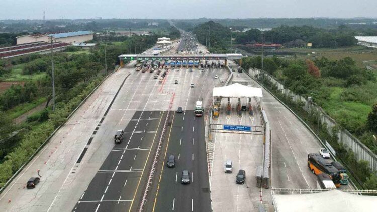 Ilustrasi kendaraan yang kembali ke Jakarta pada H-1 libur Tahun Baru 2024 yang jatuh pada Minggu (31/12). (Dok. Jasa Marga)