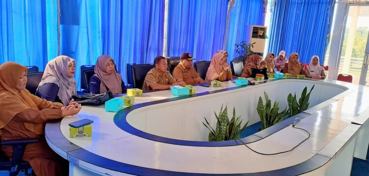 RAKOR INFLASI— Tim Pengendalian Inflasi Daerah (TPID) saat mengikuti Rapat Koordinasi (Rakor) Pengendalian Inflasi Daerah yang dipimpin oleh Inspektur Jenderal Kementerian Dalam Negeri Republik Indonesia (Kemendagri RI), Tomsi Tohir secara virtual.