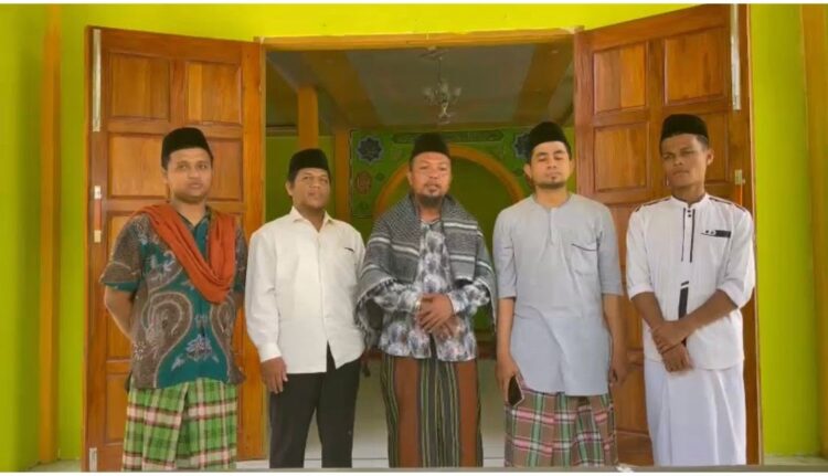 DEKLARASI-Pimpinan Yayasan Pondok Pesantren Madrasatul Ulum Lubuk Pua, Kecamatan VII Koto Sungai Sariak, Kabupaten Padangpariaman, deklarasi tolak politik identitas dan hoaks.