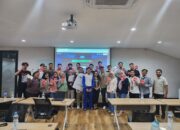 Tekan Angka Laka Lantas, Menara Agung Edukasi Karyawan J&T Express  Cari Aman Berkendara