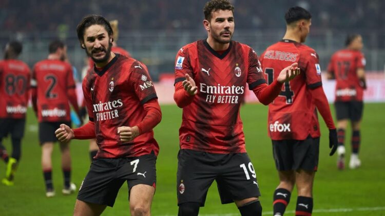 AC Milan Taklukan AS Roma di San Siro 1 AC MILAN berhasil meraih kemenangan penting ketika melakoni pekan 20 Liga Italia pada dini hari tadi (15/1). Bermain di San Siro membuat AC Milan tampil pede dan mampu mengalahkan AS Roma dengan skor 3-1.