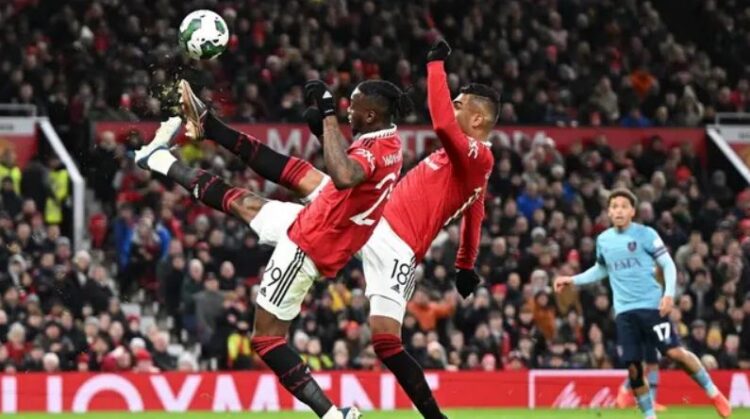 Misi Ambisius Al Nassr, Boyong Casemiro dan Wan-Bissaka dari MU 1 AMBISIUS— Al Nassr punya rencana ambisius. Klub kaya raya Arab Saudi tersebut berambisi memboyong dua pemain Manchester United (MU) sekaligus.