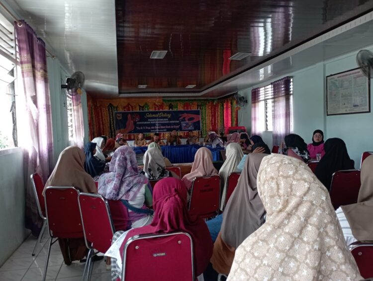 Pihak nagari berdialog dengan para kader, namun menemui jalan buntu. (chandra antoni)