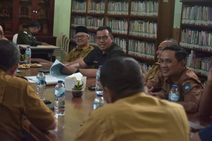 pembasahan renovasi gedung putaka adinegoro