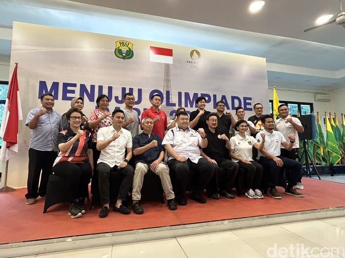 PBSI Umumkan Tim Ad Hoc Olimpiade 2024, Taufik Hidayat hingga Greysia Polii 1 TIM AD HOC— PP PBSI akhirnya mengumumkan Tim Ad Hoc Olimpiade 2024. Legenda-legenda bulutangkis masuk dalam jajaran, dari mulai Taufik Hidayat hingga Greysia Polii.