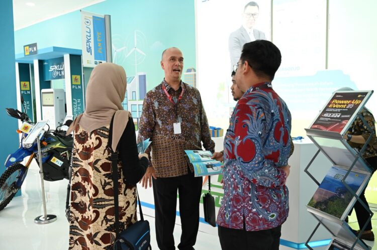 PLN Tebar Promo Tambah Daya Listrik dan Bagi Merchandise Menarik Di IIMS 2024 1 0a083499 e02e 4e12 8228 4cfb110fc572