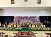 Perpisahan Siswa Kelas XII dan Guru Purna Bakti SMAN 1 Batusangkar, “Kami Lepas Dengan Penuh Ikhlas, Kami Nanti Hadirmu Sebagai Generasi Emas”