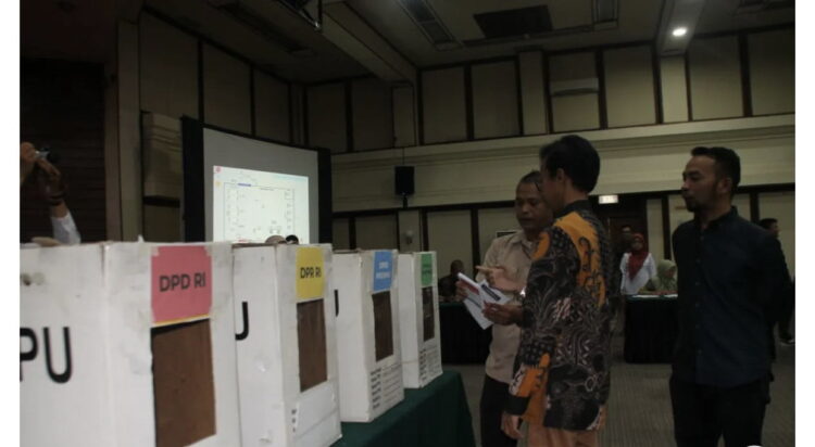 Bawaslu Bukittinggi memaksimalkan Aplikasi Siwaslu awasi Pemilu 2024