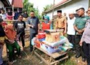 Cepat Tanggap dan Peduli Terhadap Korban Kebakaran, Bupati Sijunjung Serahkan Bantuan
