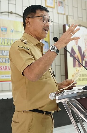 Bupati SolokSelatan Khairunas