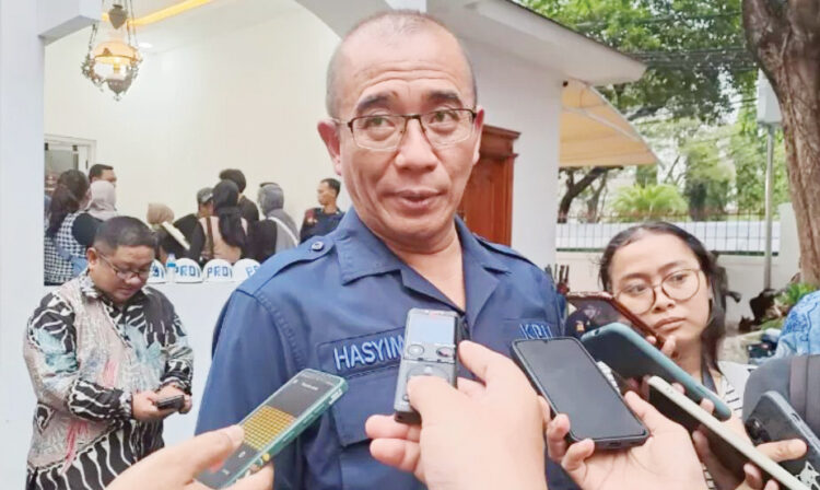 Ketua KPU: 2.325 TPS Salah Catat Hasil Penghitungan Suara Pemilu 2024 1 WAWANCARA— Ketua KPU RI Hasyim Asy’ari saat menjawab pertanyaan wartawan usai Deklarasi Kampanye Pemilu Damai Tahun 2024 di Gedung KPU RI.