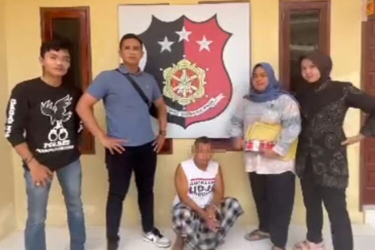 CABUL— Guru ngaji ditangkap Tim Gagak Hitam Satreskrim Polres Padangpariaman atas kasus pencabulan terhadap anak di bawah umur.