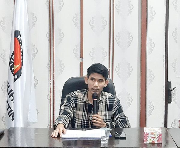 Satria Putra 
Ketua KPU Kota Bukittinggi