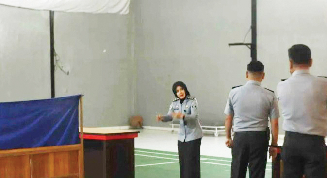 Salurkan Hak Politik Warga Binaan, Lapas Bukittinggi Siapkan Tiga TPS 1 PERSIAPAN TPS— Lapas Kelas IIA Bukittinggi menyiapkan tiga TPS di dalam lokasi Lapas untuk memberikan hak politik ratusan WBP yang menjalani masa hukuman.