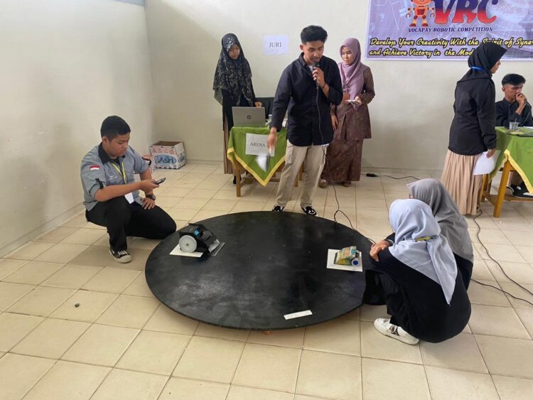 MAN 1 Payakumbuh Sukses Gelar Lomba Robot 1 ROBOT—Lomba Robot yang dilaksanakan di MAN 1 Payakumbuh